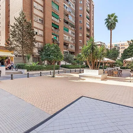 Amplio Y Centrico, Recien Reformado, Calefaccion Central, Jardines, Supermercados, Cafeterias Y Todos Servicios En El Corazon De La Ciudad