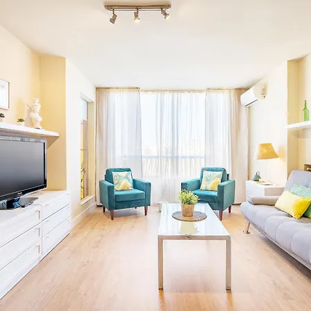 Apartment Amplio Y Centrico, Recien Reformado, Calefaccion Central, Jardines, Supermercados, Cafeterias Y Todos Servicios En El Corazon De La Ciudad