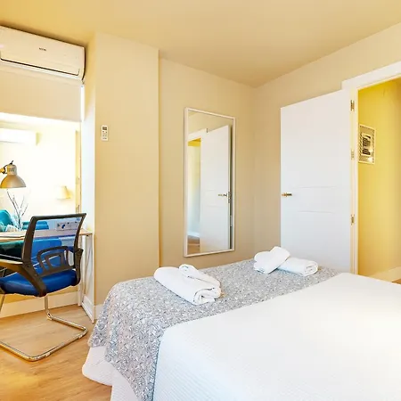 Amplio Y Centrico, Recien Reformado, Calefaccion Central, Jardines, Supermercados, Cafeterias Y Todos Servicios En El Corazon De La Ciudad Apartment Granada