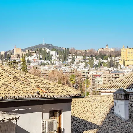 Apartment Amplio Y Centrico, Recien Reformado, Calefaccion Central, Jardines, Supermercados, Cafeterias Y Todos Servicios En El Corazon De La Ciudad Granada