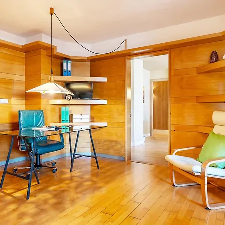 Apartment Amplio Y Centrico, Recien Reformado, Calefaccion Central, Jardines, Supermercados, Cafeterias Y Todos Servicios En El Corazon De La Ciudad Granada