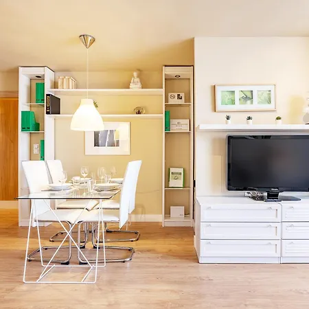Apartment Amplio Y Centrico, Recien Reformado, Calefaccion Central, Jardines, Supermercados, Cafeterias Y Todos Servicios En El Corazon De La Ciudad Granada